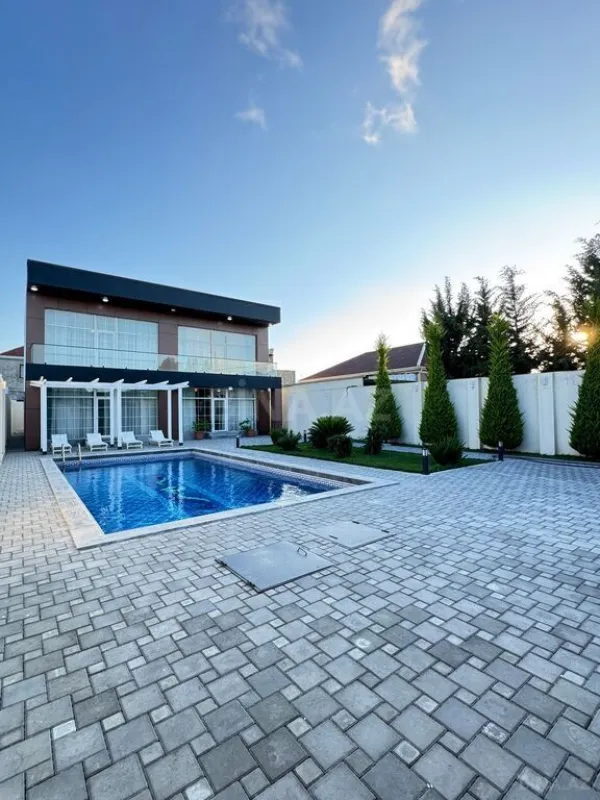 Satılır 5 otaqlı həyət evi 330 m²