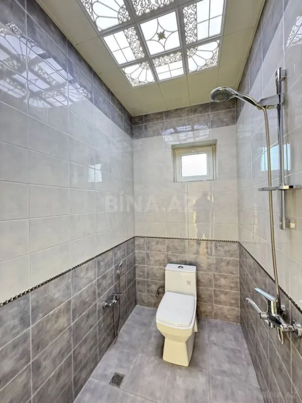 Satılır 5 otaqlı həyət evi 330 m²