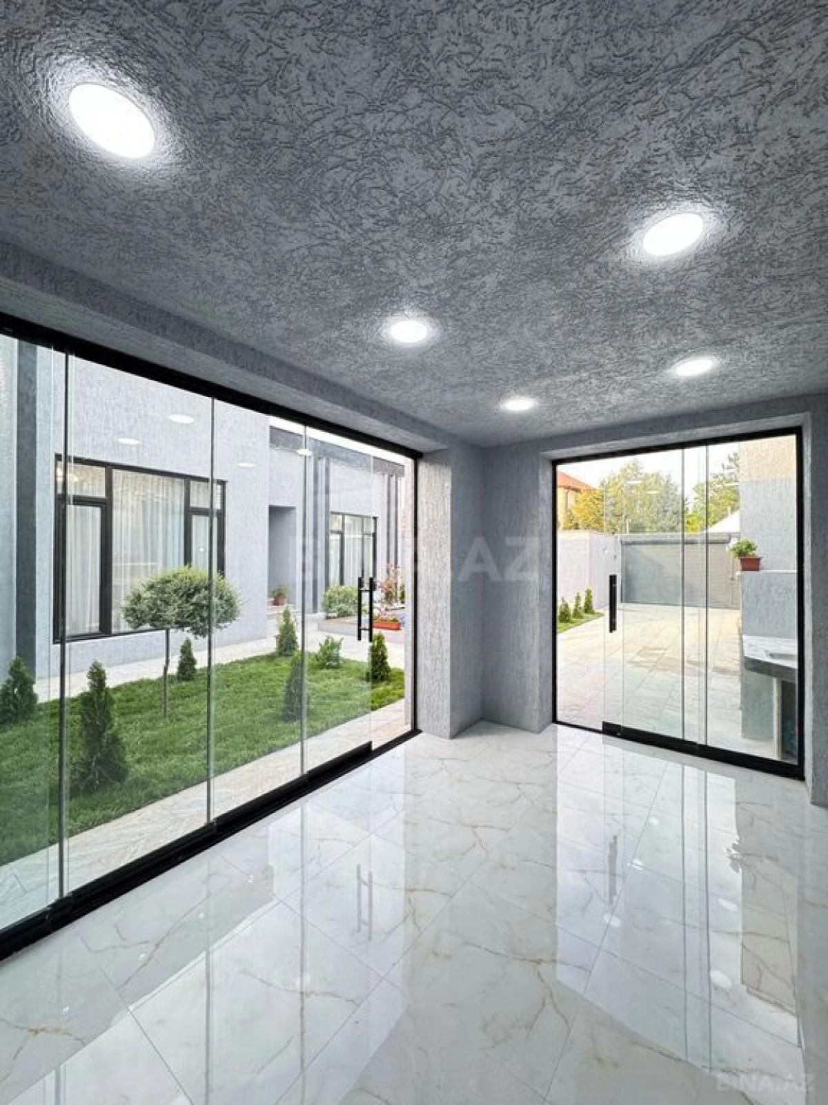 Satılır 4 otaqlı həyət evi 160 m²