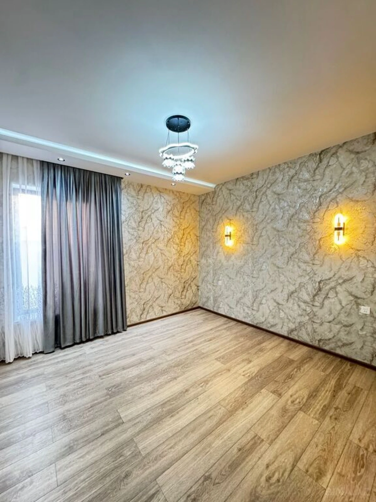 Satılır 4 otaqlı həyət evi 160 m²