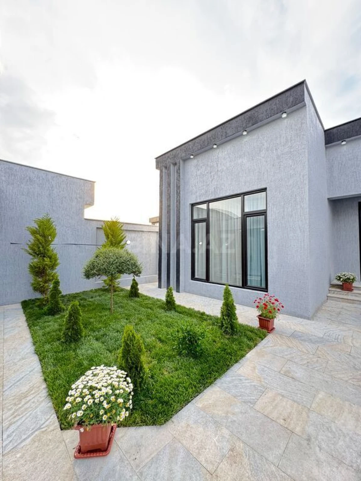 Satılır 4 otaqlı həyət evi 160 m²