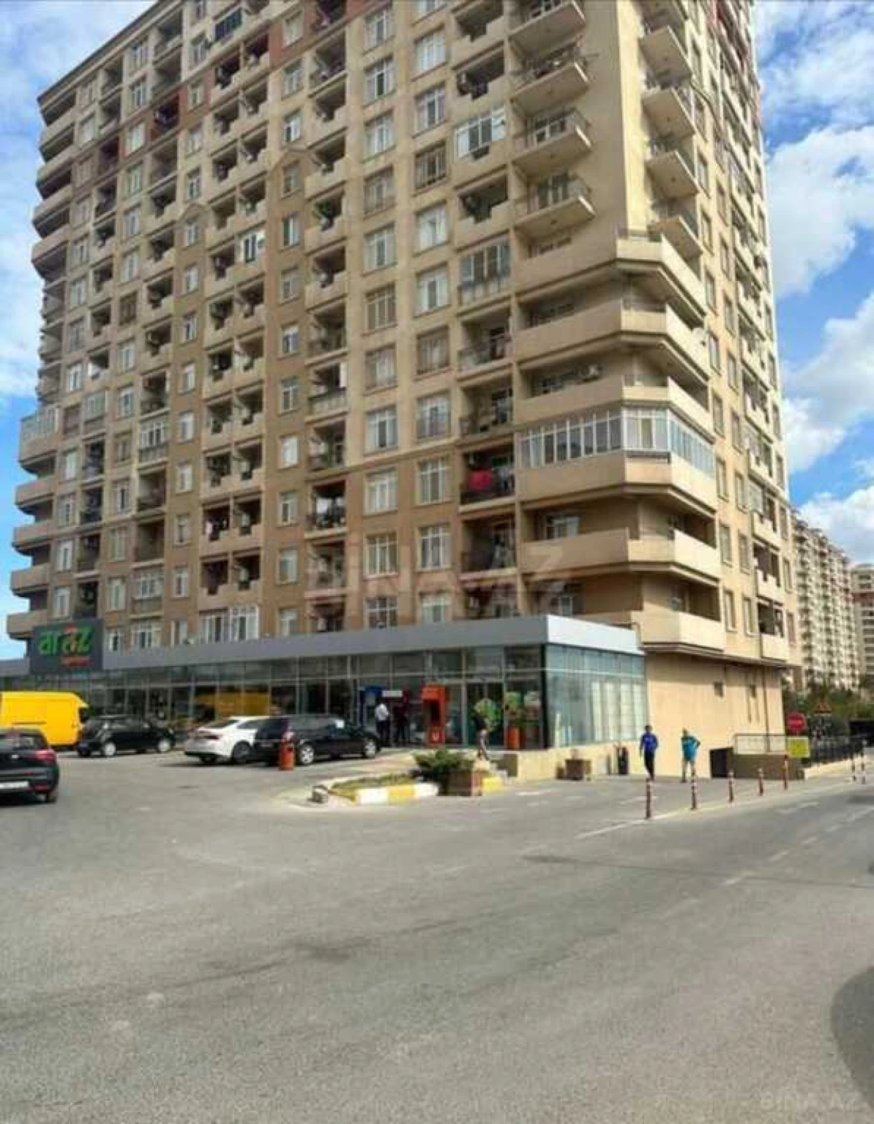 Satılır 2 otaqlı mənzil 65 m²