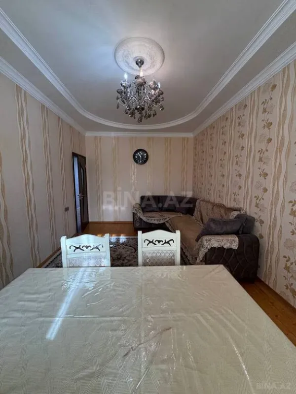 Satılır 5 otaqlı həyət evi 200 m²