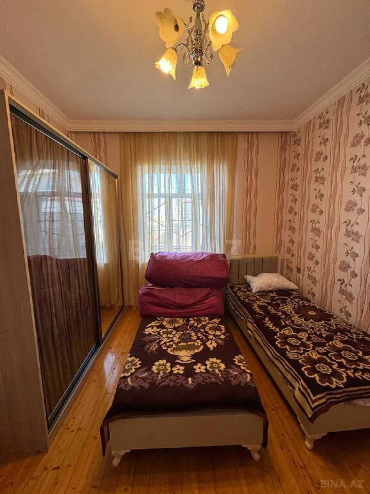 Satılır 5 otaqlı həyət evi 200 m²