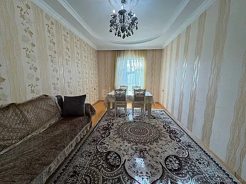 Satılır 5 otaqlı həyət evi 200 m²
