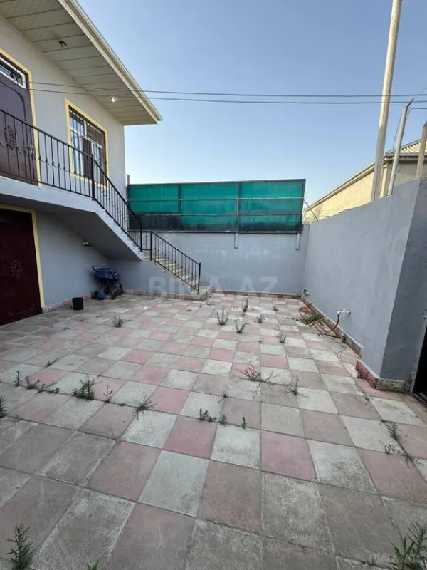 Satılır 5 otaqlı həyət evi 200 m²
