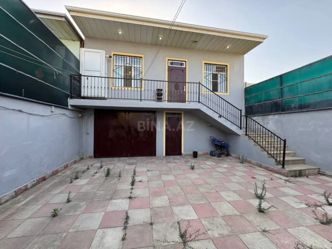 Satılır 5 otaqlı həyət evi 200 m²