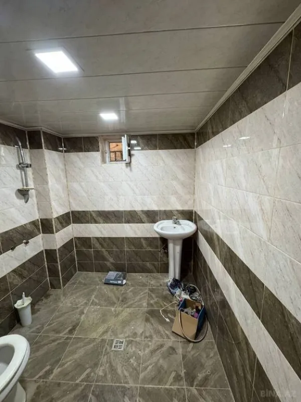 Satılır 5 otaqlı həyət evi 200 m²