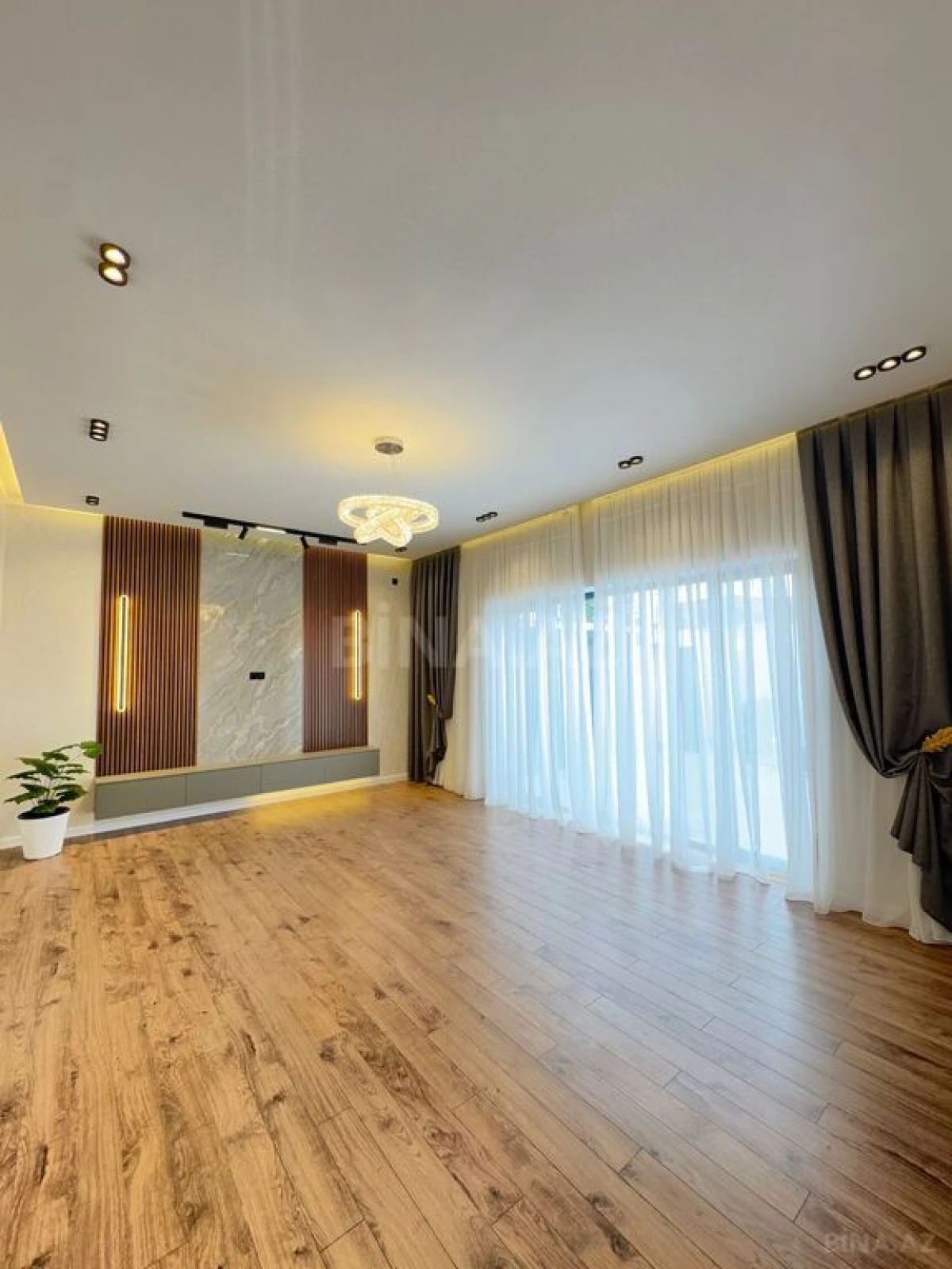 Satılır 4 otaqlı həyət evi 165 m²