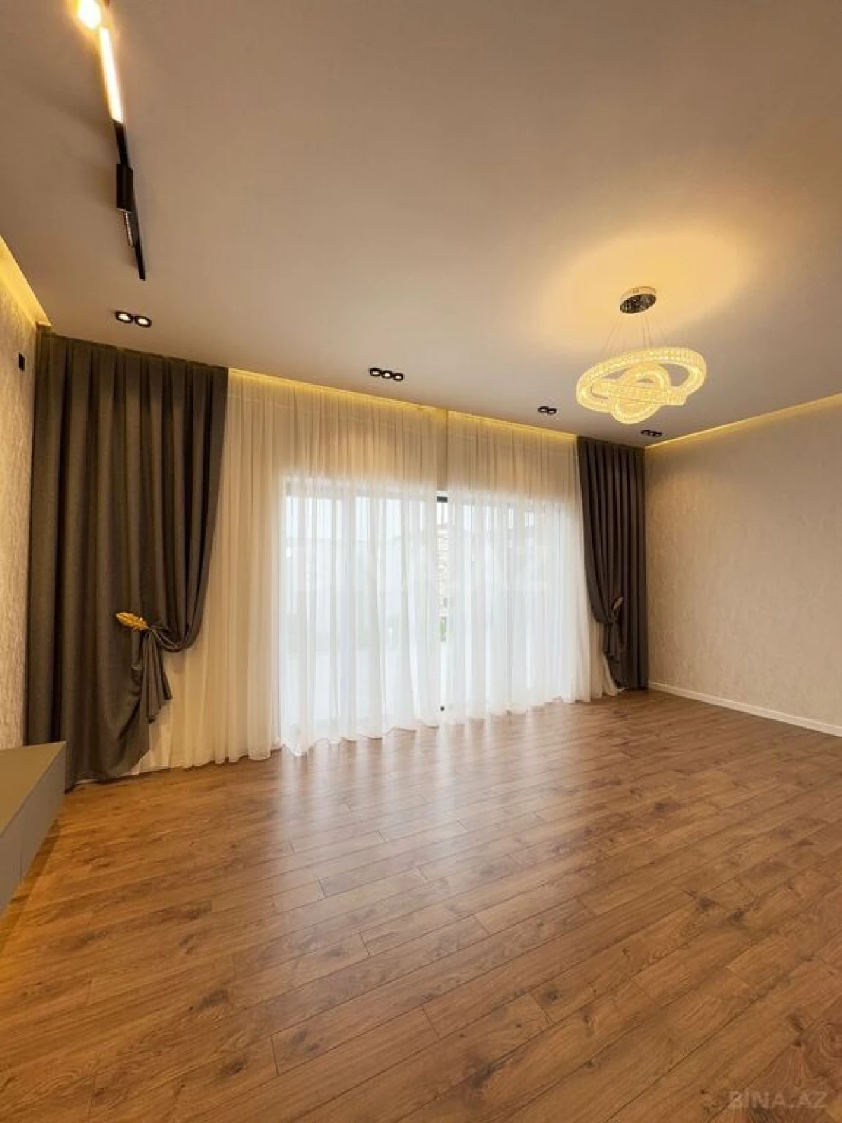 Satılır 4 otaqlı həyət evi 165 m²