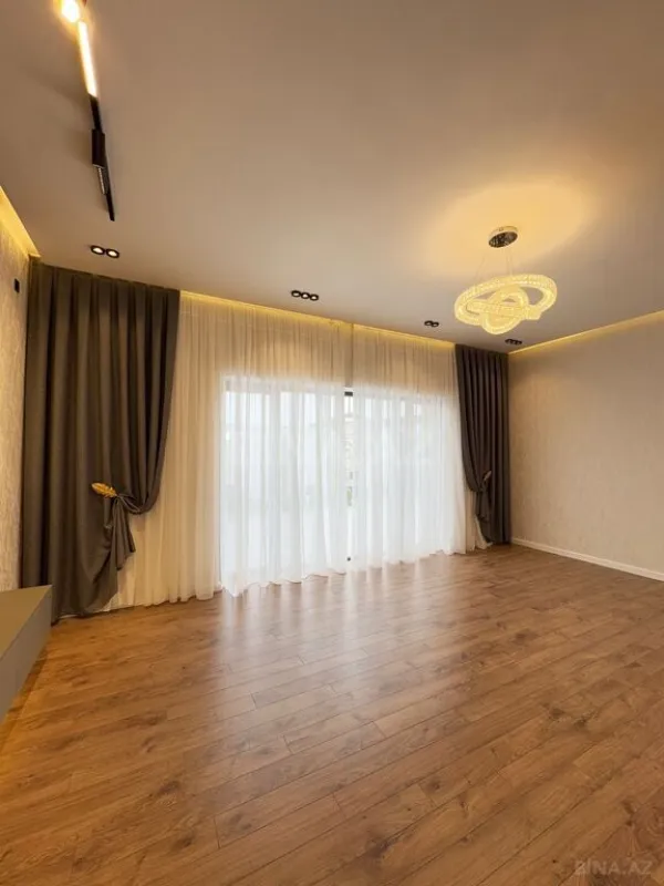 Satılır 4 otaqlı həyət evi 165 m²