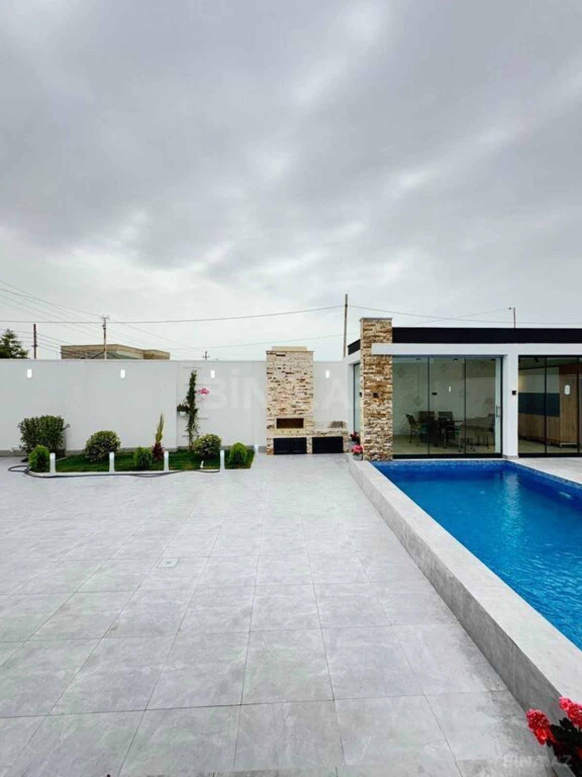 Satılır 4 otaqlı həyət evi 165 m²