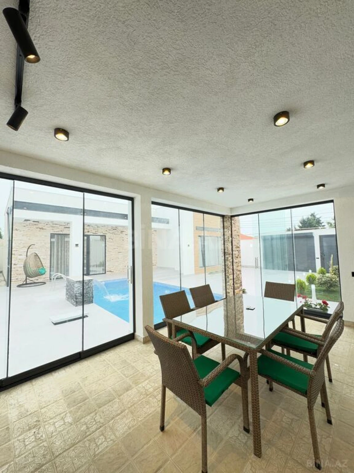 Satılır 4 otaqlı həyət evi 165 m²