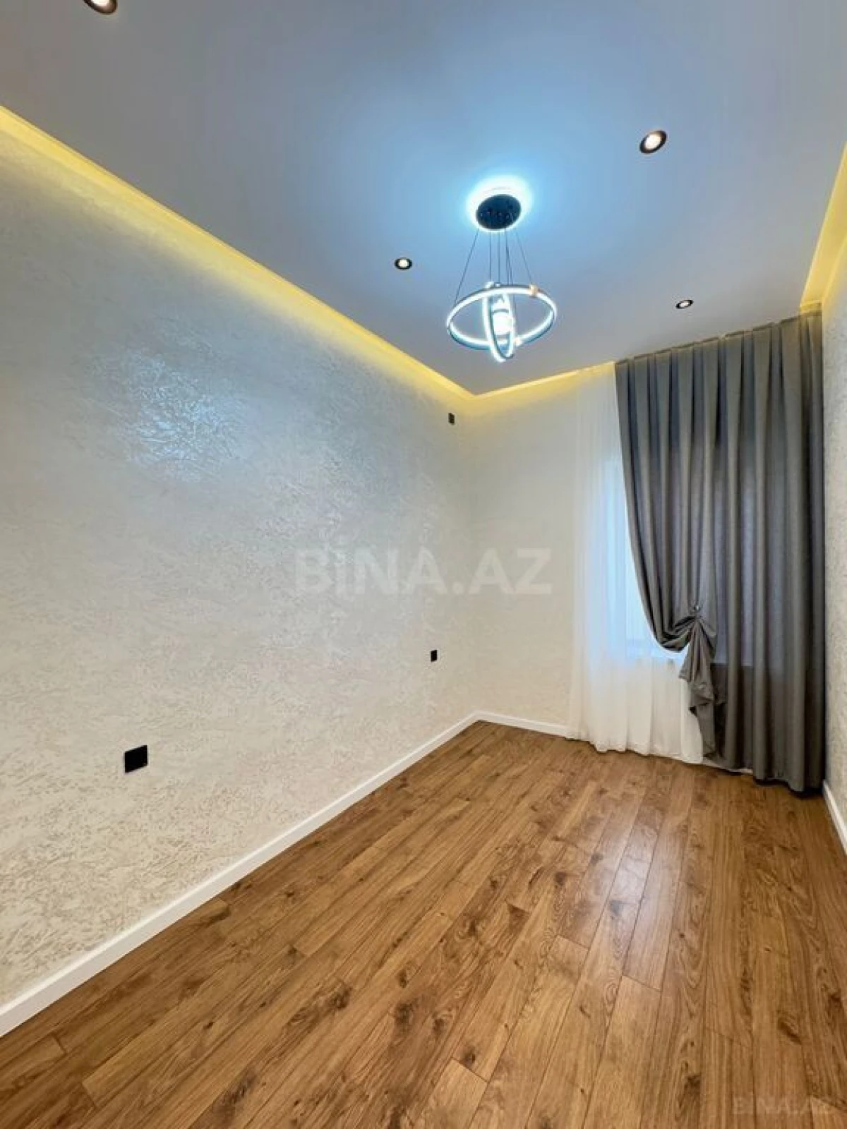 Satılır 4 otaqlı həyət evi 165 m²