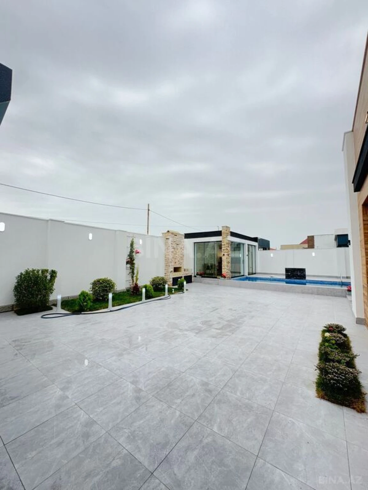 Satılır 4 otaqlı həyət evi 165 m²