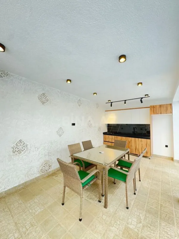 Satılır 4 otaqlı həyət evi 165 m²