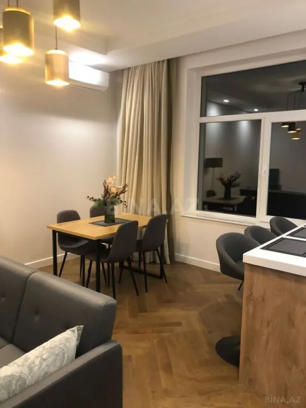 Satılır 4 otaqlı mənzil 126 m²