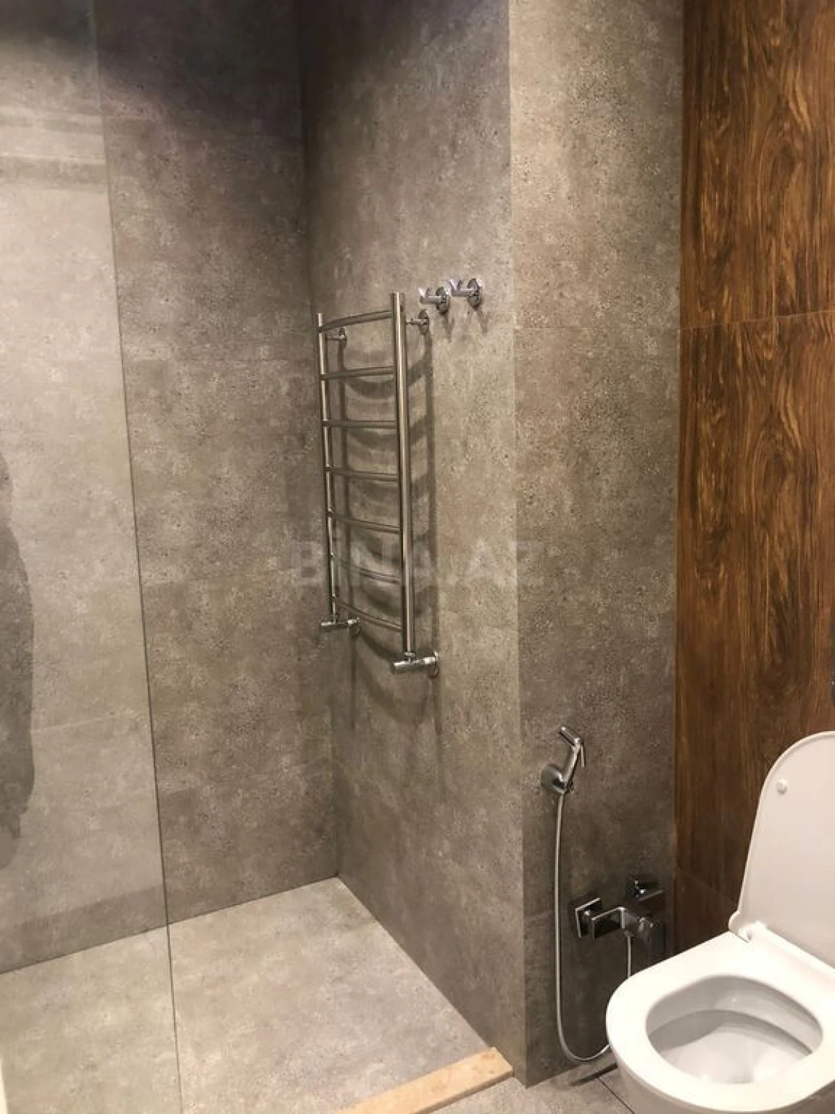 Satılır 4 otaqlı mənzil 126 m²