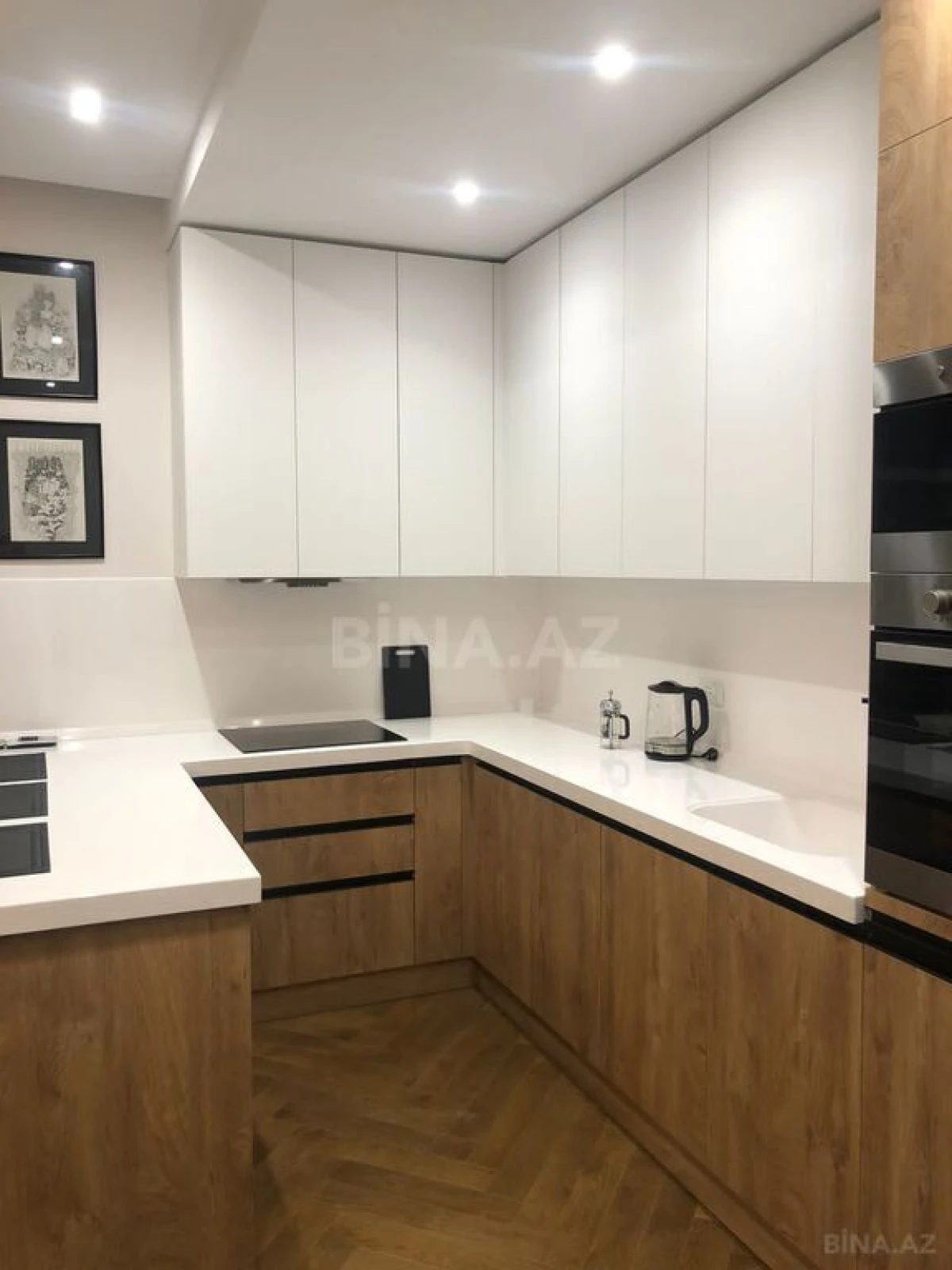 Satılır 4 otaqlı mənzil 126 m²