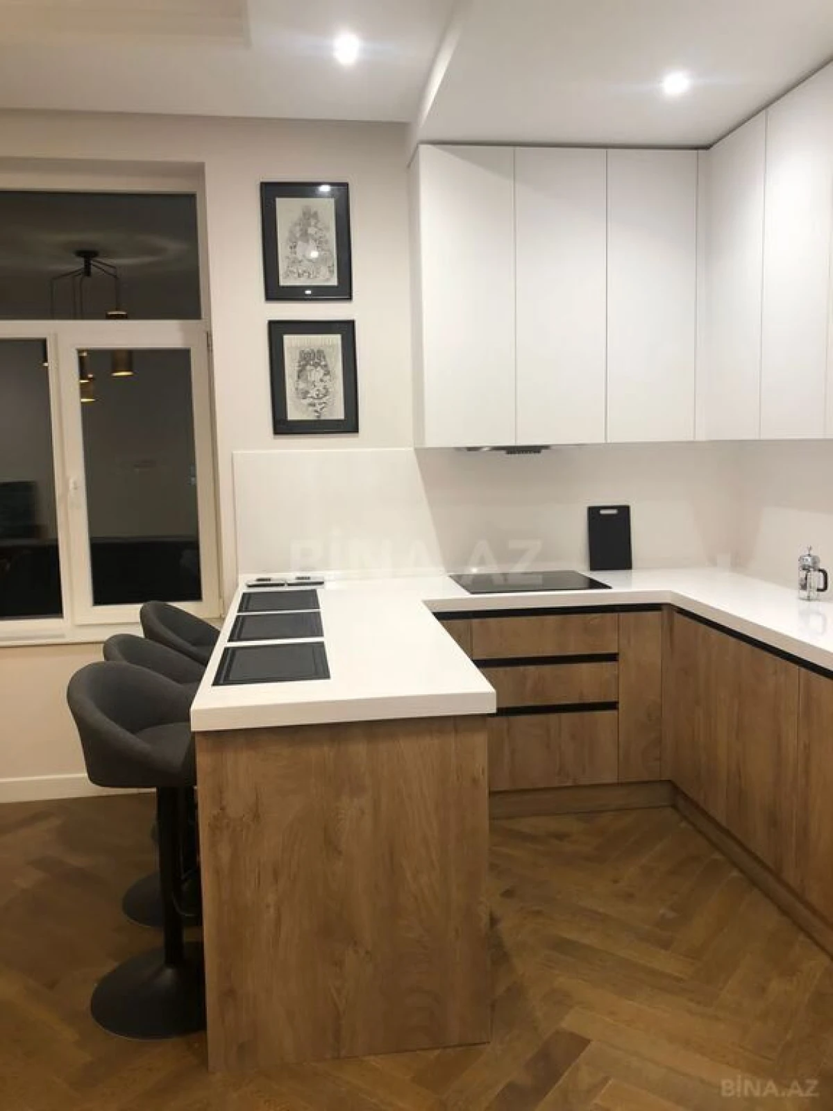 Satılır 4 otaqlı mənzil 126 m²