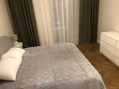 Satılır 4 otaqlı mənzil 126 m²