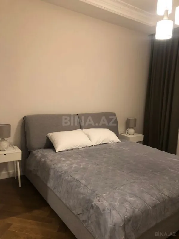 Satılır 4 otaqlı mənzil 126 m²