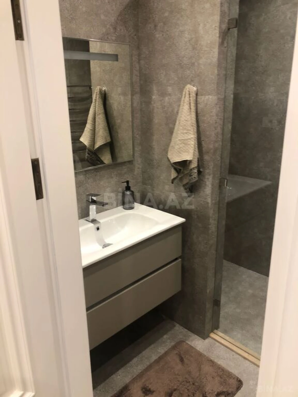 Satılır 4 otaqlı mənzil 126 m²