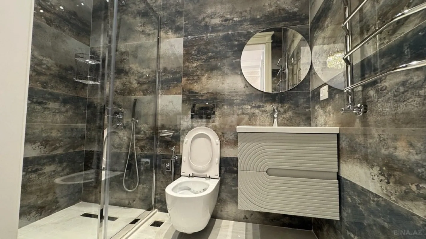 Satılır 5 otaqlı həyət evi 500 m²