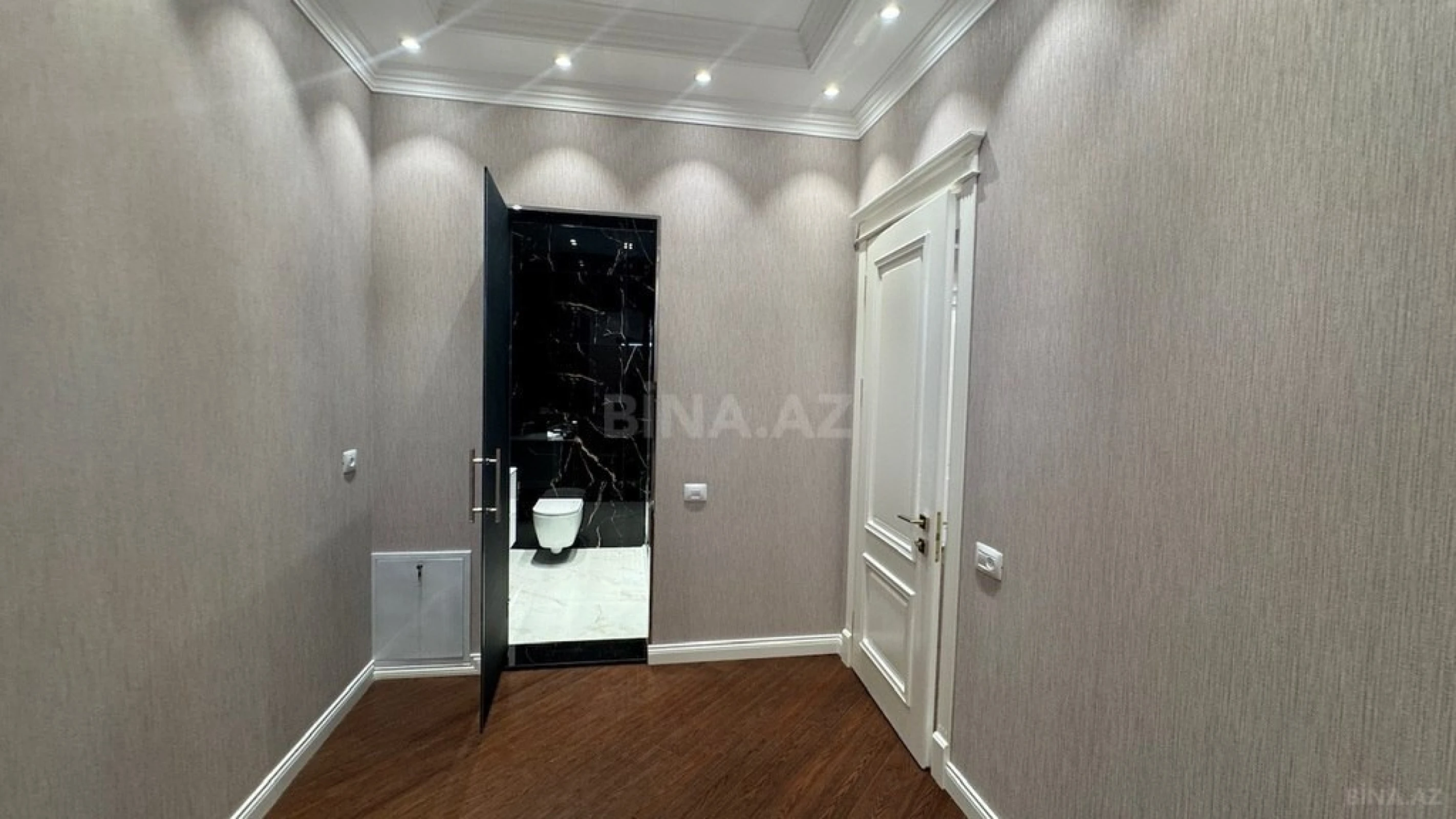 Satılır 5 otaqlı həyət evi 500 m²