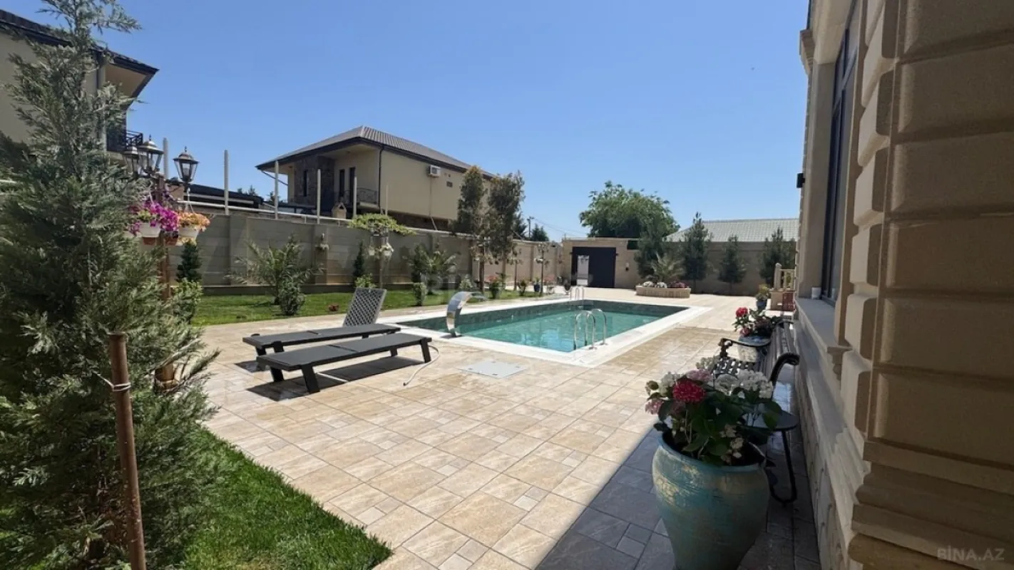 Satılır 5 otaqlı həyət evi 500 m²