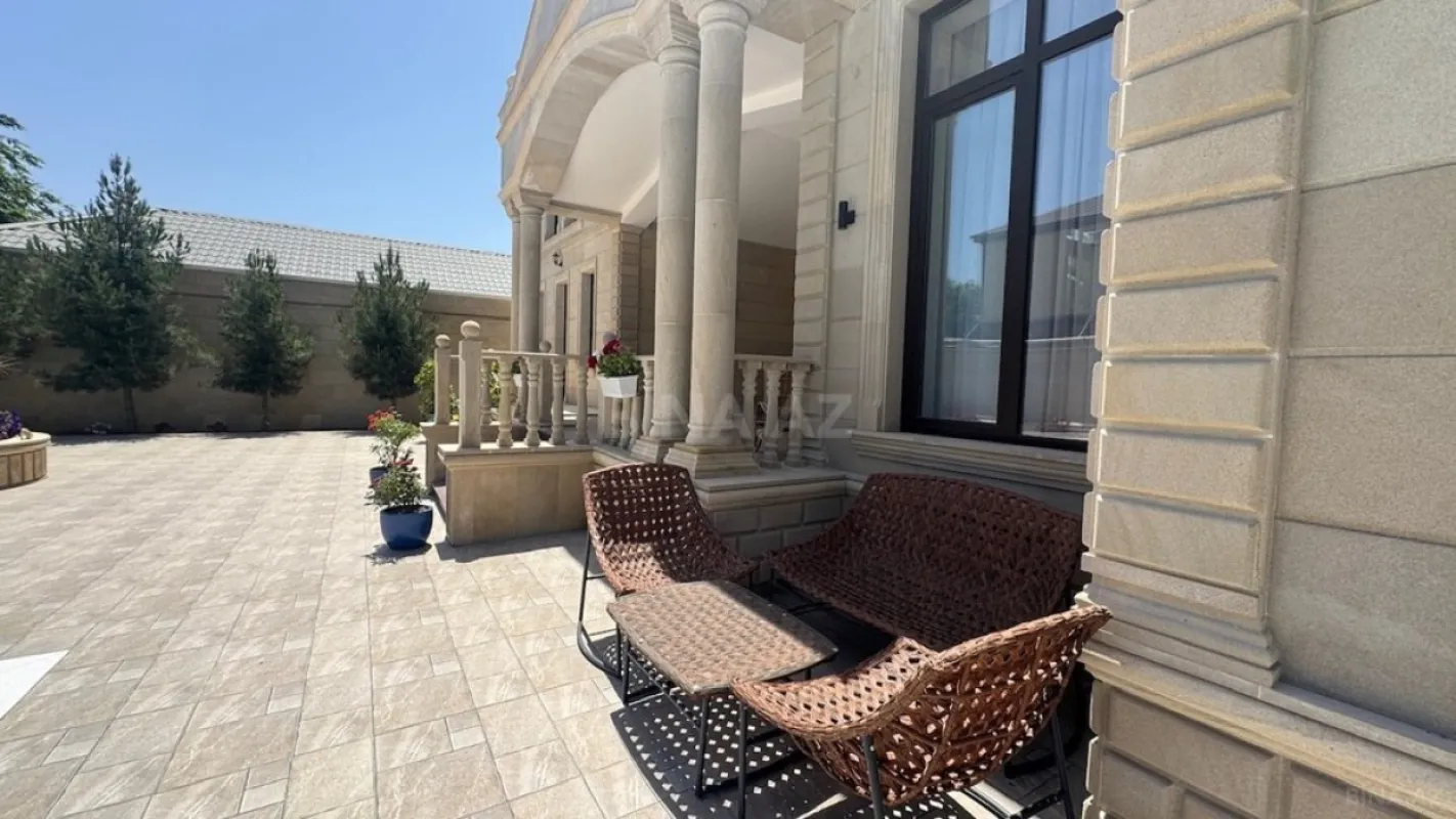Satılır 5 otaqlı həyət evi 500 m²