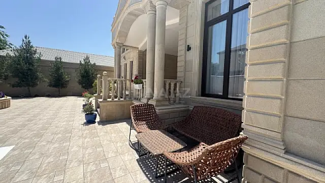 Satılır 5 otaqlı həyət evi 500 m²
