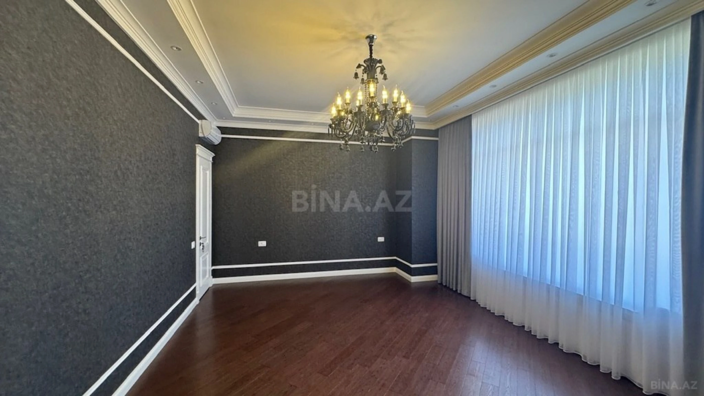 Satılır 5 otaqlı həyət evi 500 m²