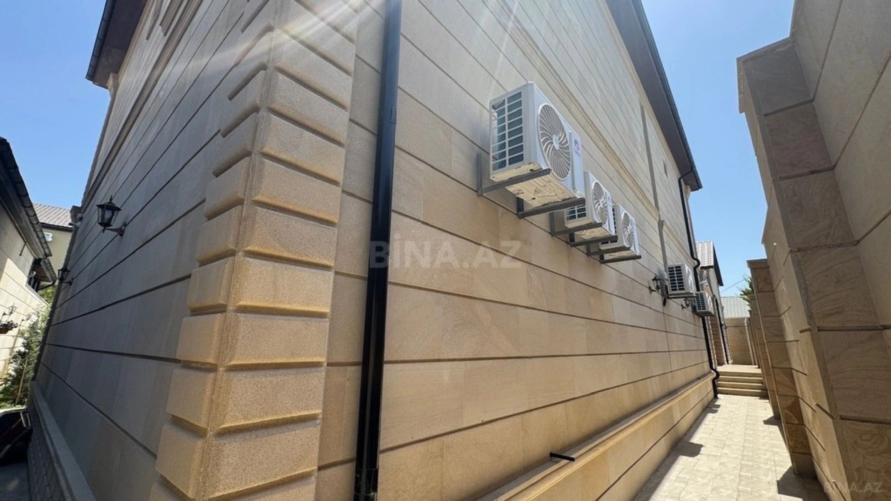 Satılır 5 otaqlı həyət evi 500 m²