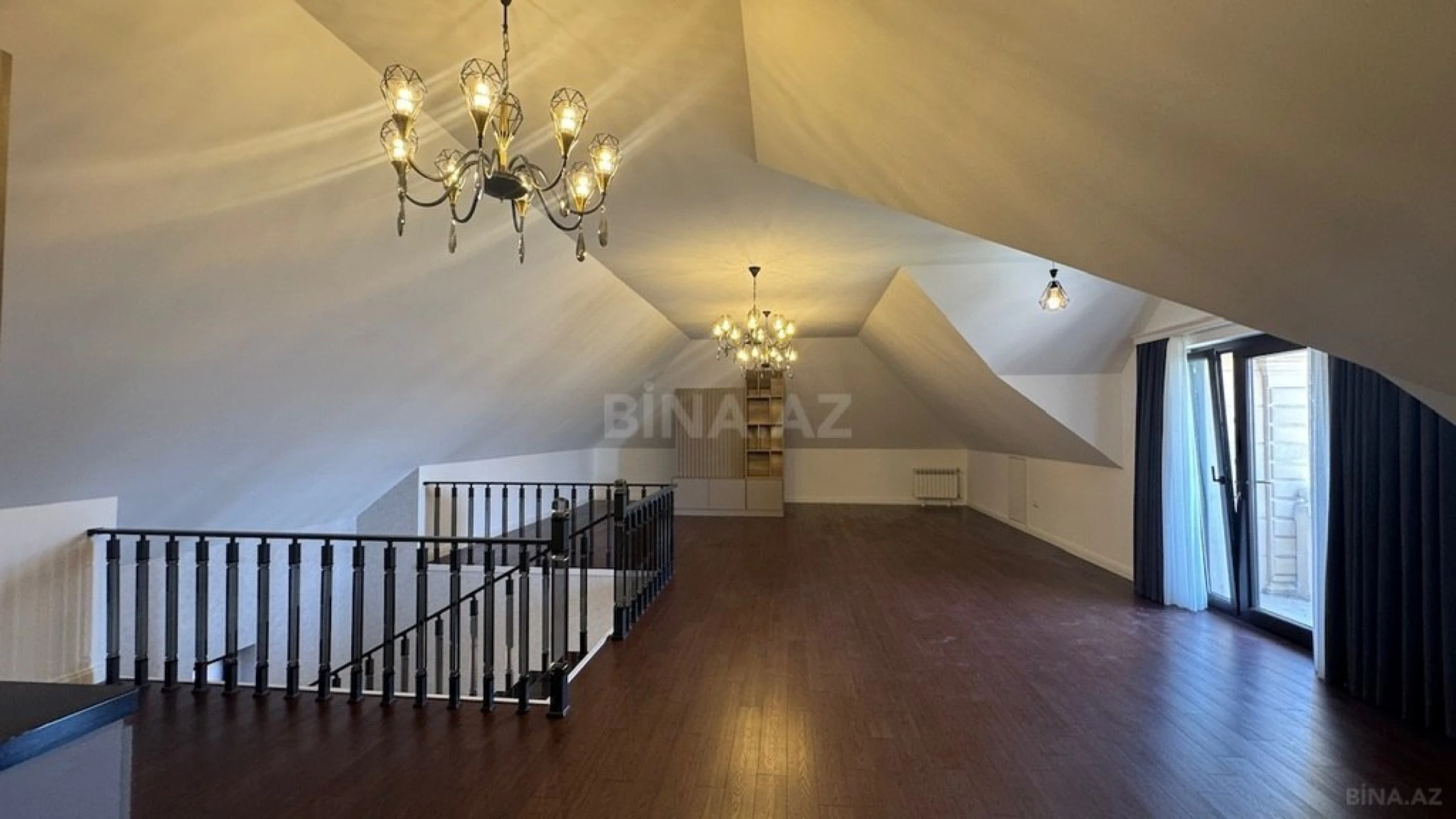 Satılır 5 otaqlı həyət evi 500 m²