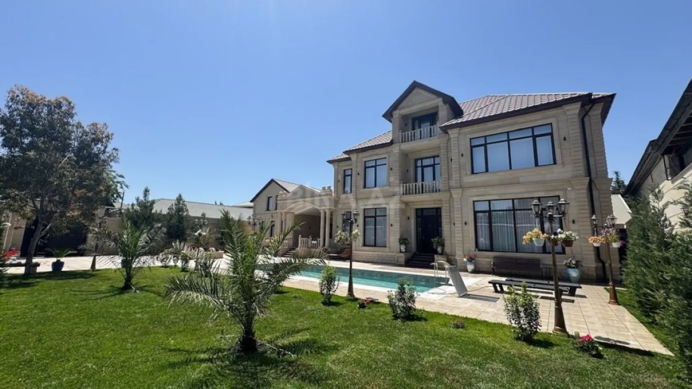 Satılır 5 otaqlı həyət evi 500 m²