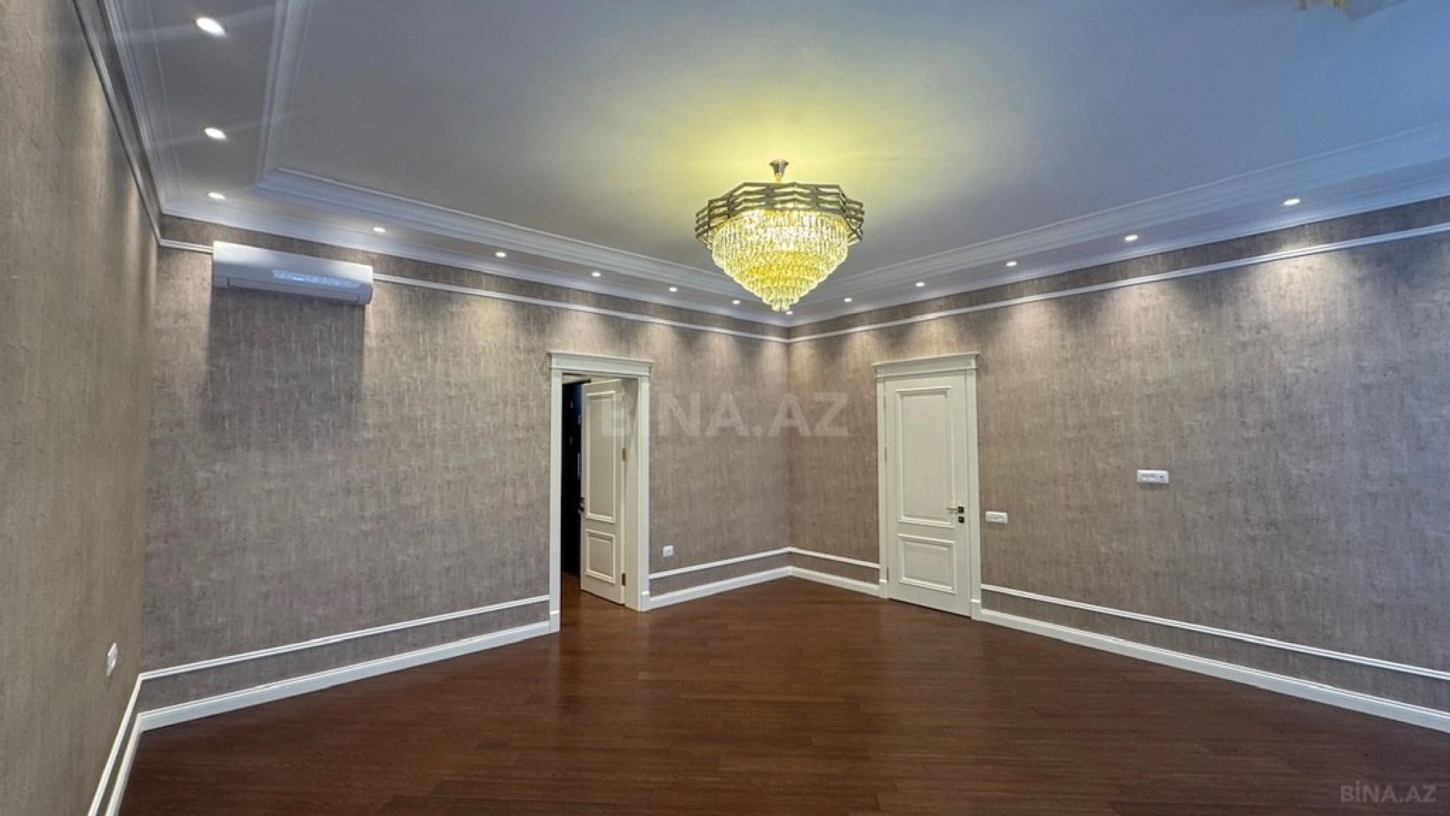 Satılır 5 otaqlı həyət evi 500 m²