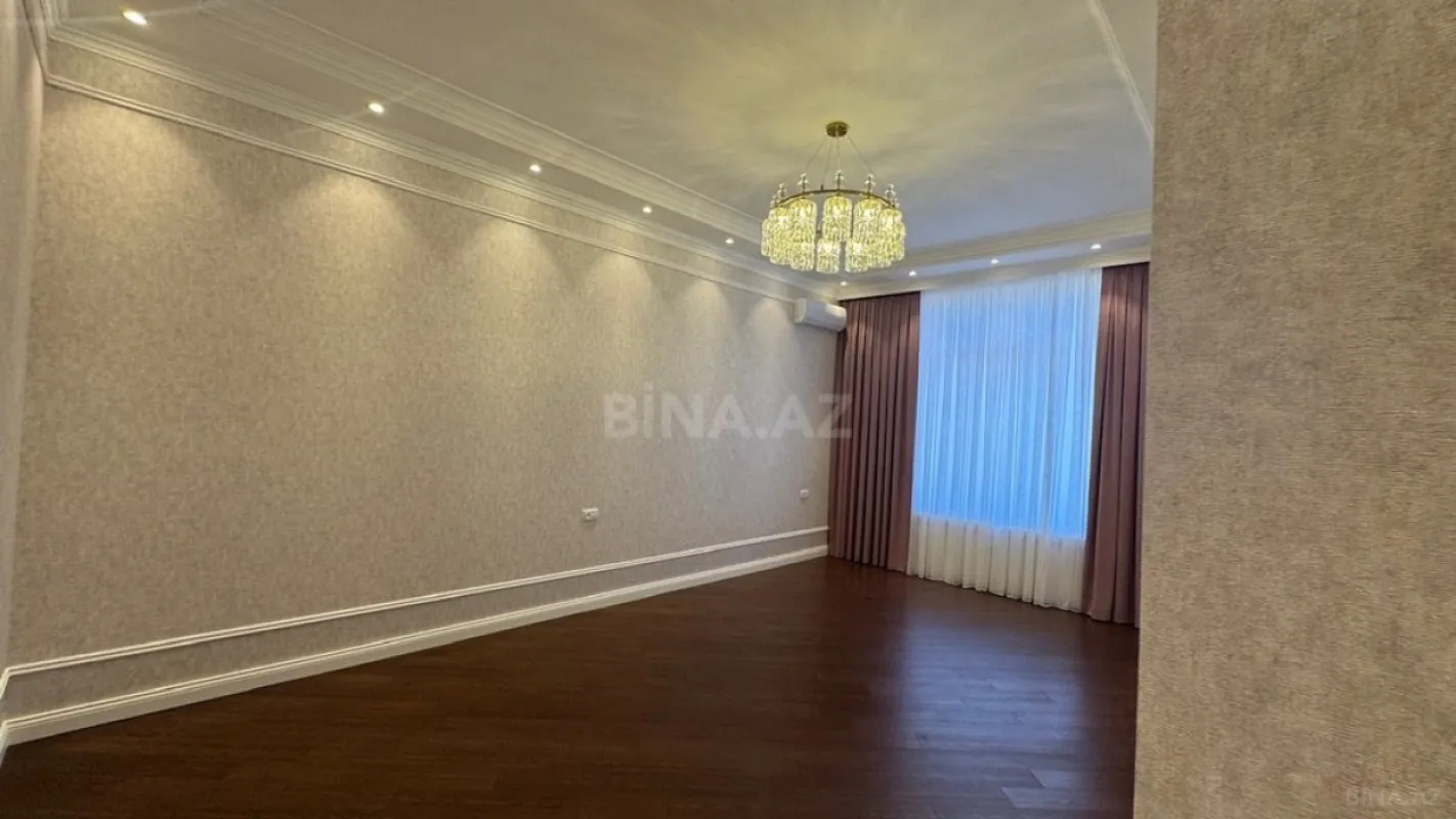 Satılır 5 otaqlı həyət evi 500 m²