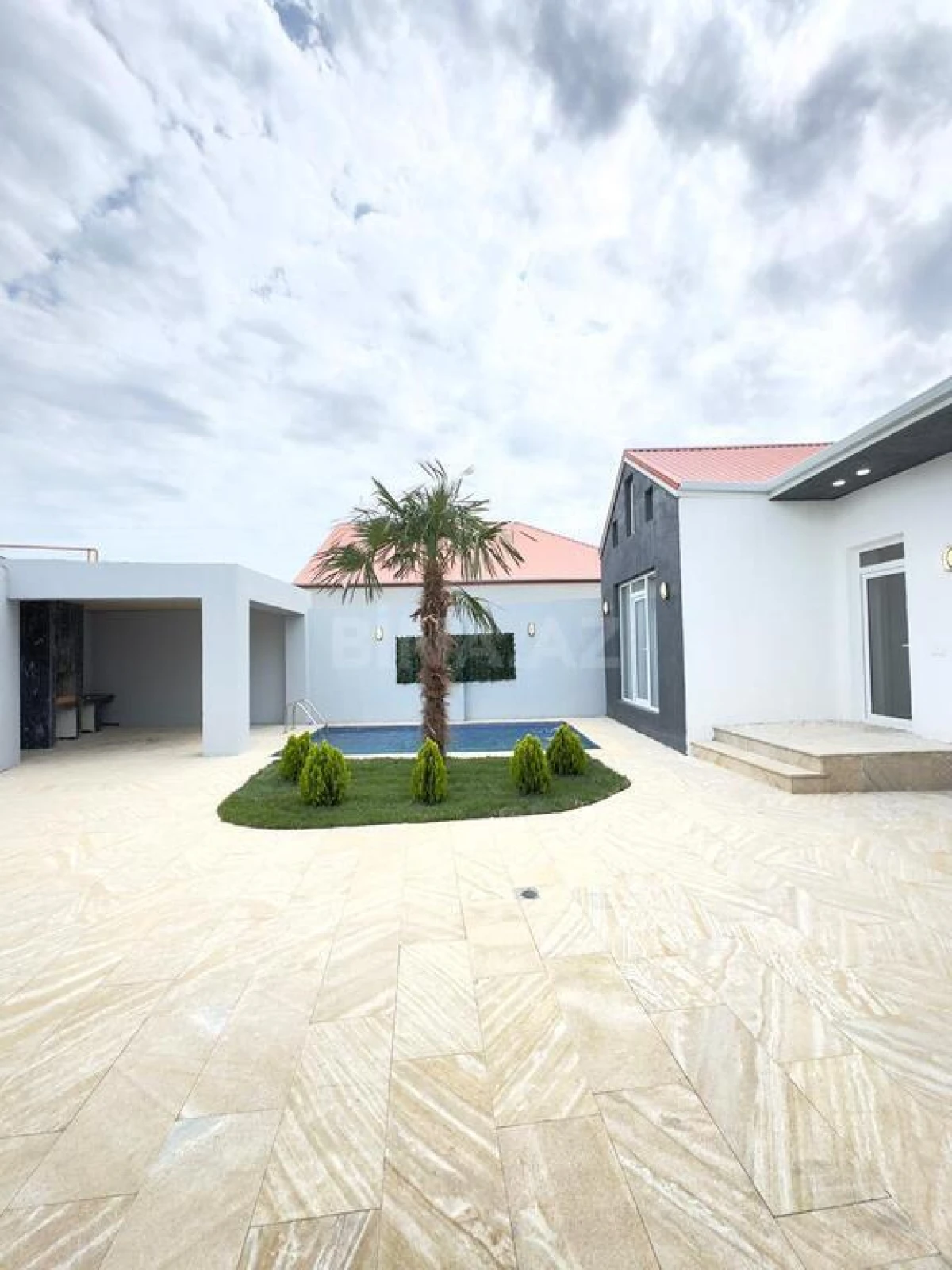 Satılır 4 otaqlı həyət evi 135 m²