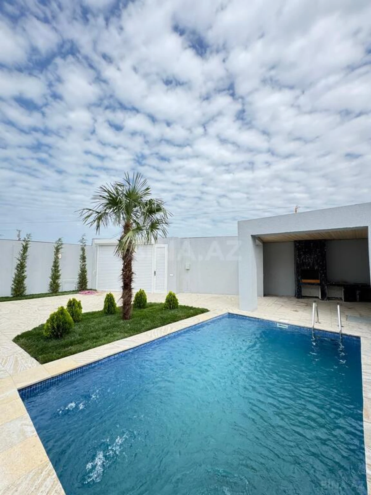 Satılır 4 otaqlı həyət evi 135 m²