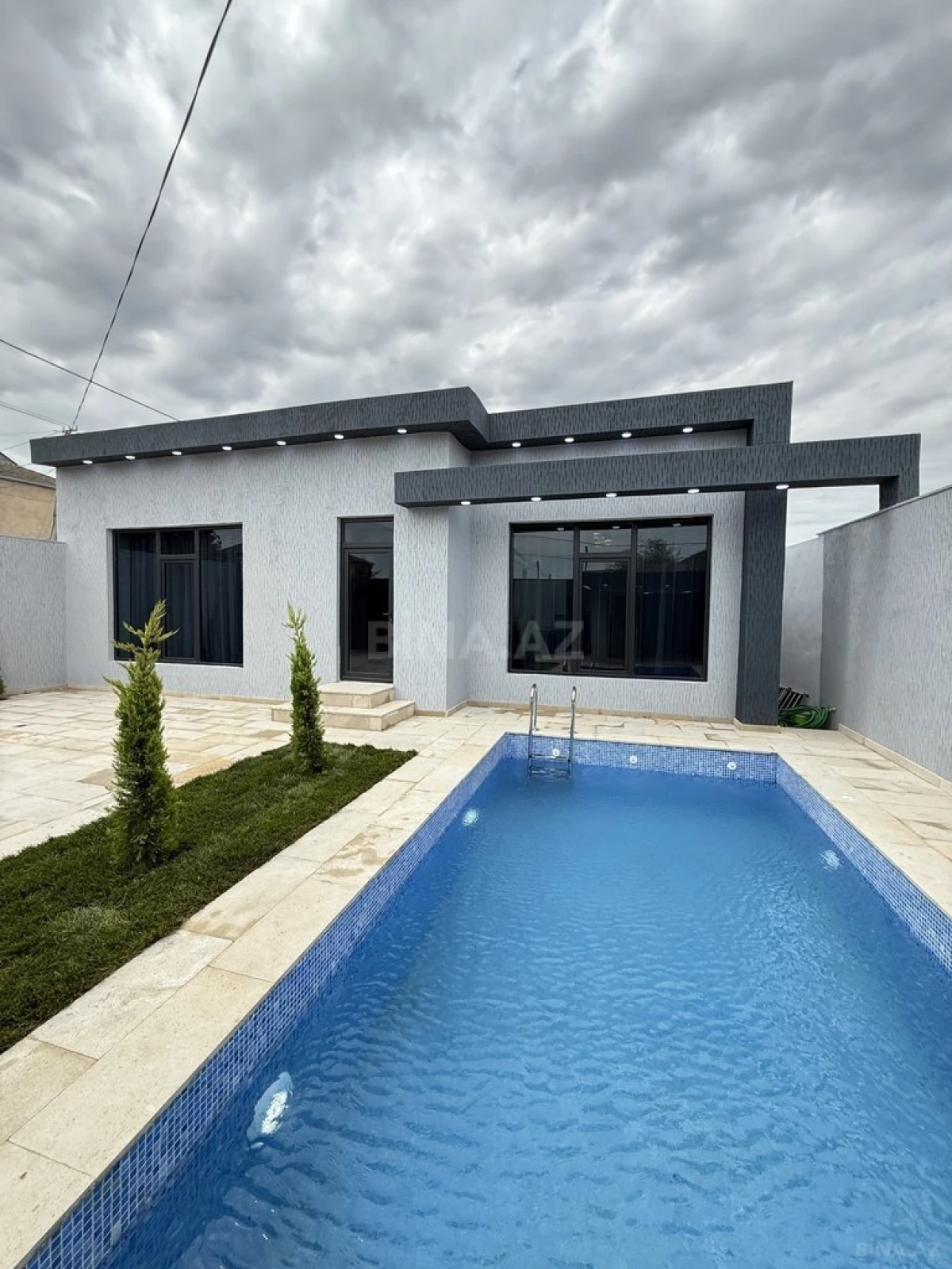 Satılır 4 otaqlı həyət evi 140 m²