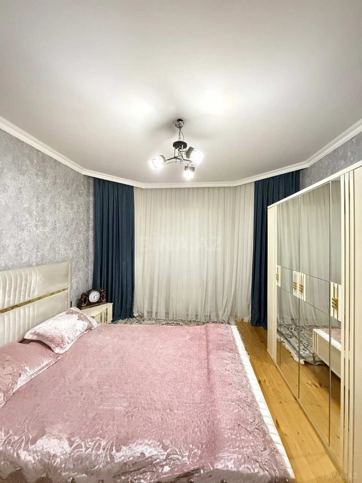 Satılır 4 otaqlı həyət evi 180 m²