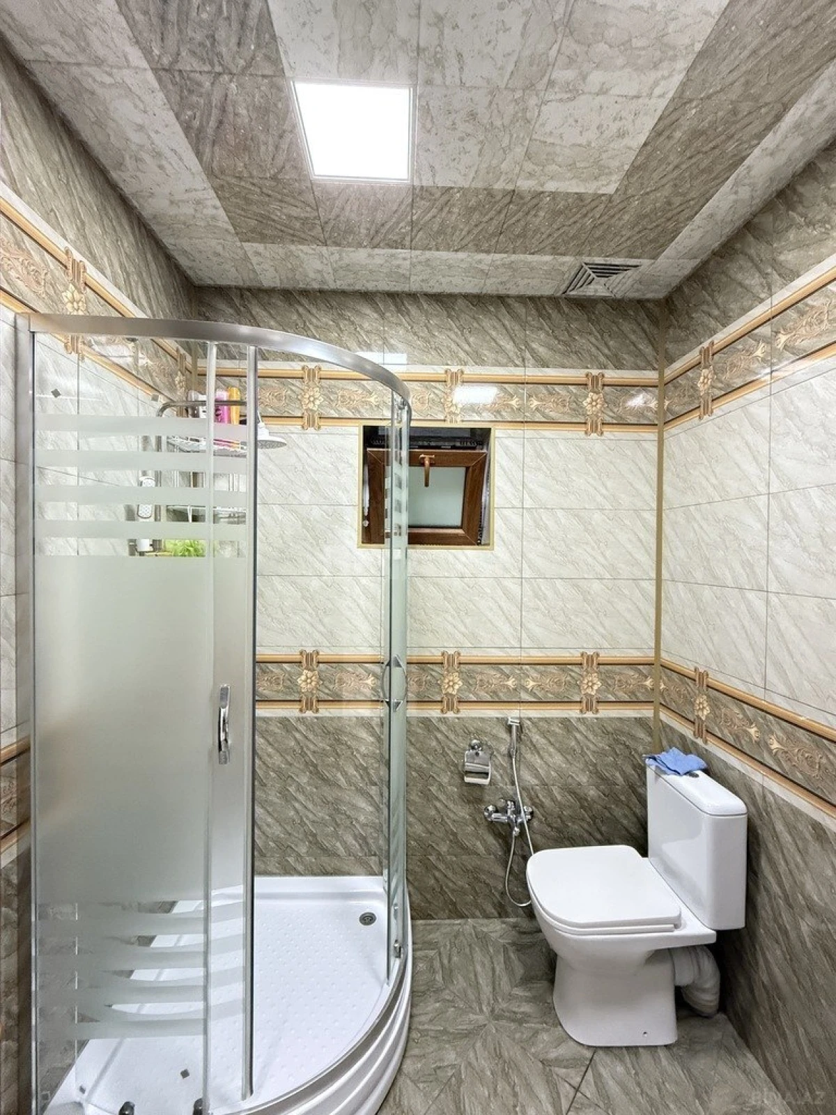 Satılır 4 otaqlı həyət evi 180 m²