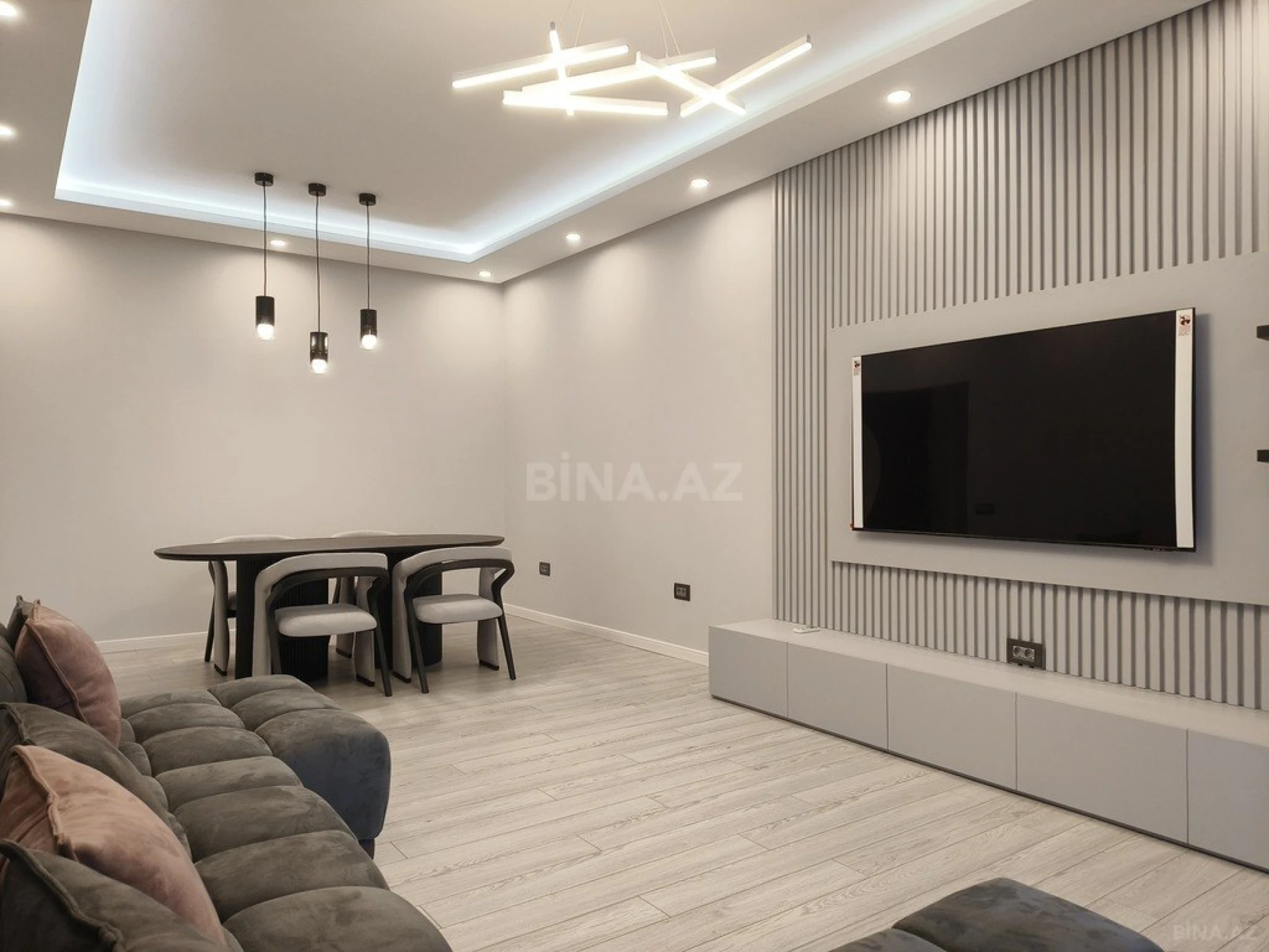 Kirayə verilir 2 otaqlı mənzil 105 m²