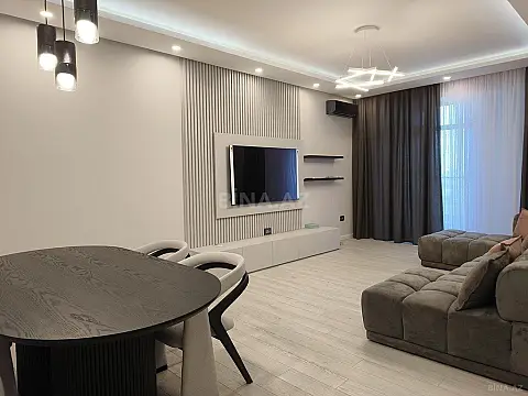 Kirayə verilir 2 otaqlı mənzil 105 m²