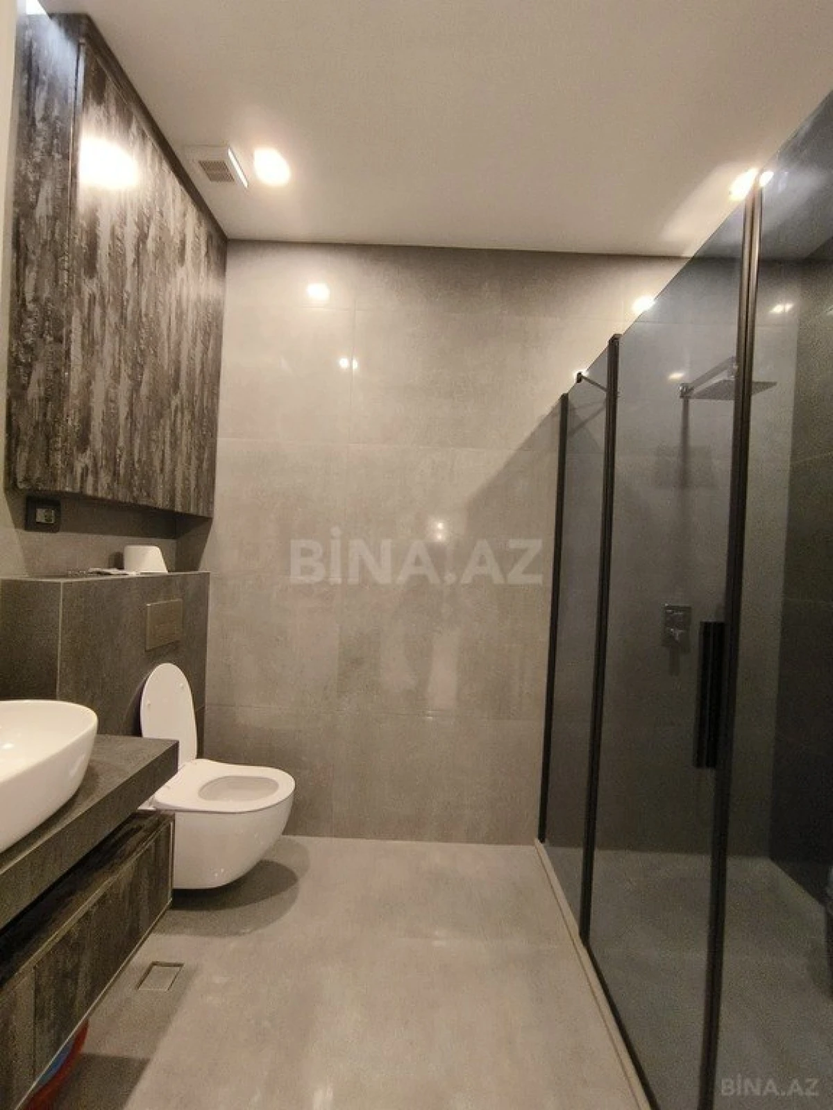 Kirayə verilir 2 otaqlı mənzil 105 m²