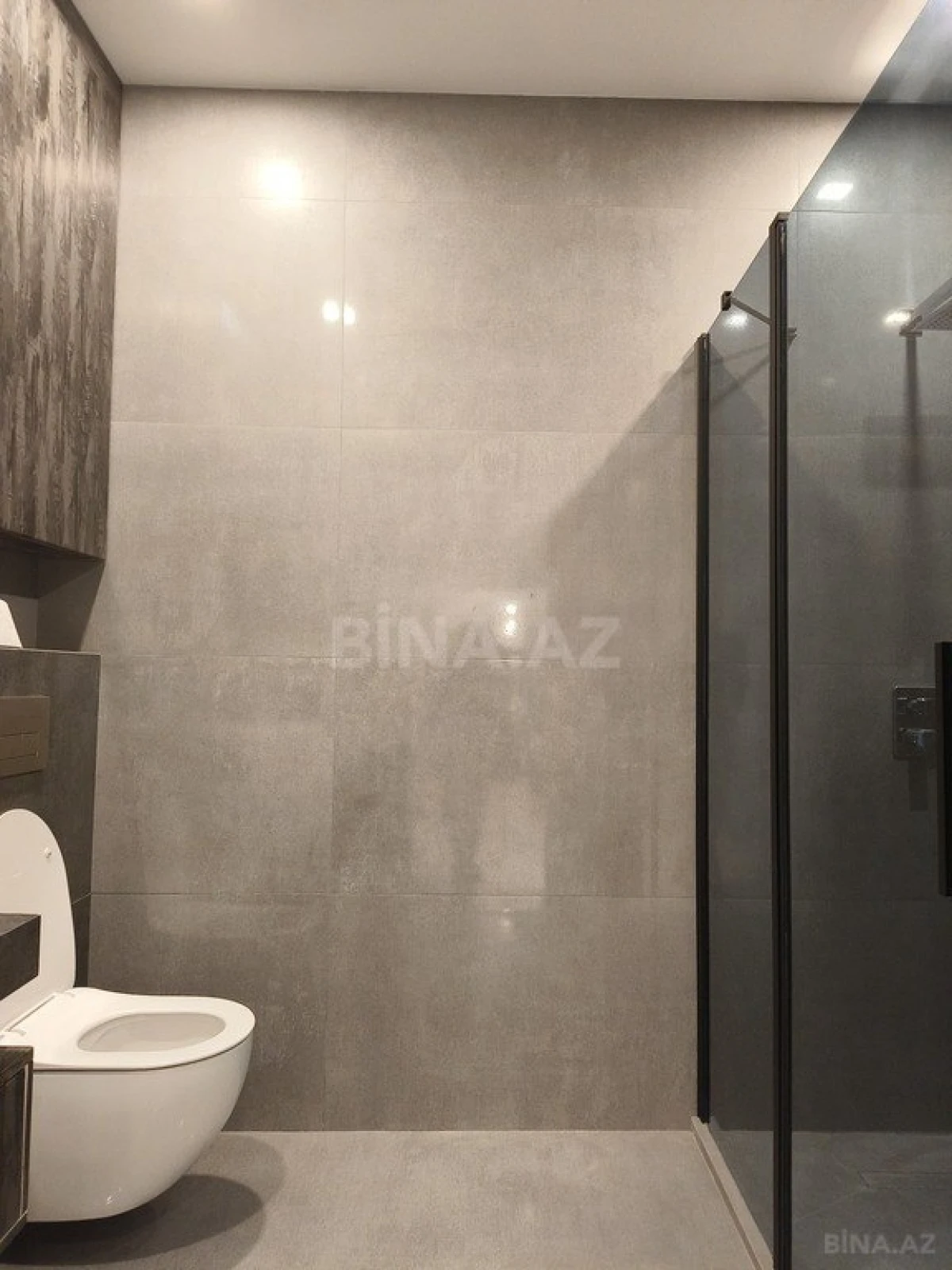 Kirayə verilir 2 otaqlı mənzil 105 m²