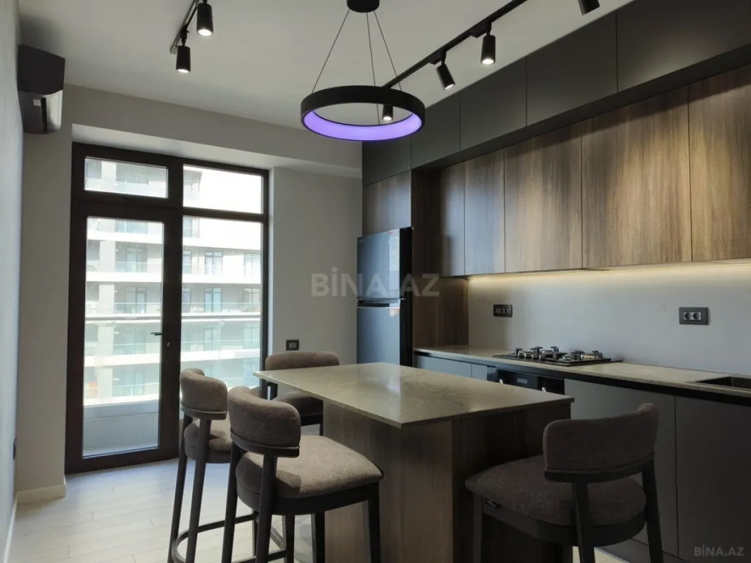 Kirayə verilir 2 otaqlı mənzil 105 m²