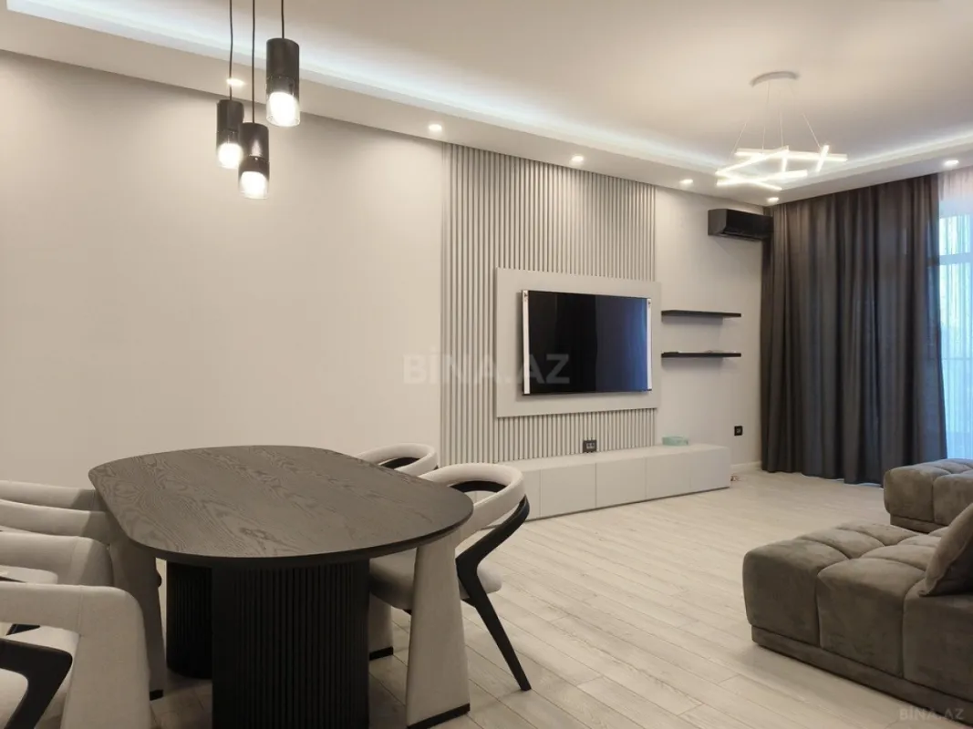 Kirayə verilir 2 otaqlı mənzil 105 m²