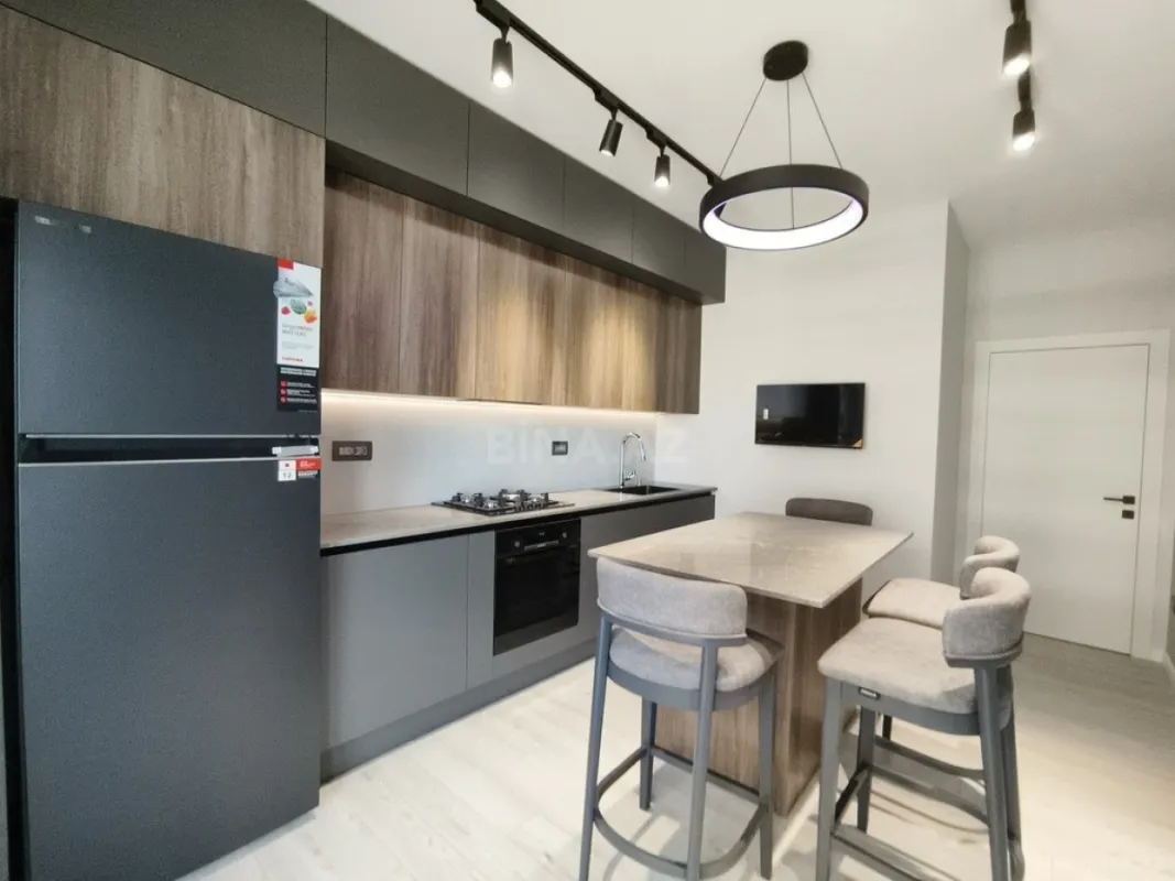 Kirayə verilir 2 otaqlı mənzil 105 m²